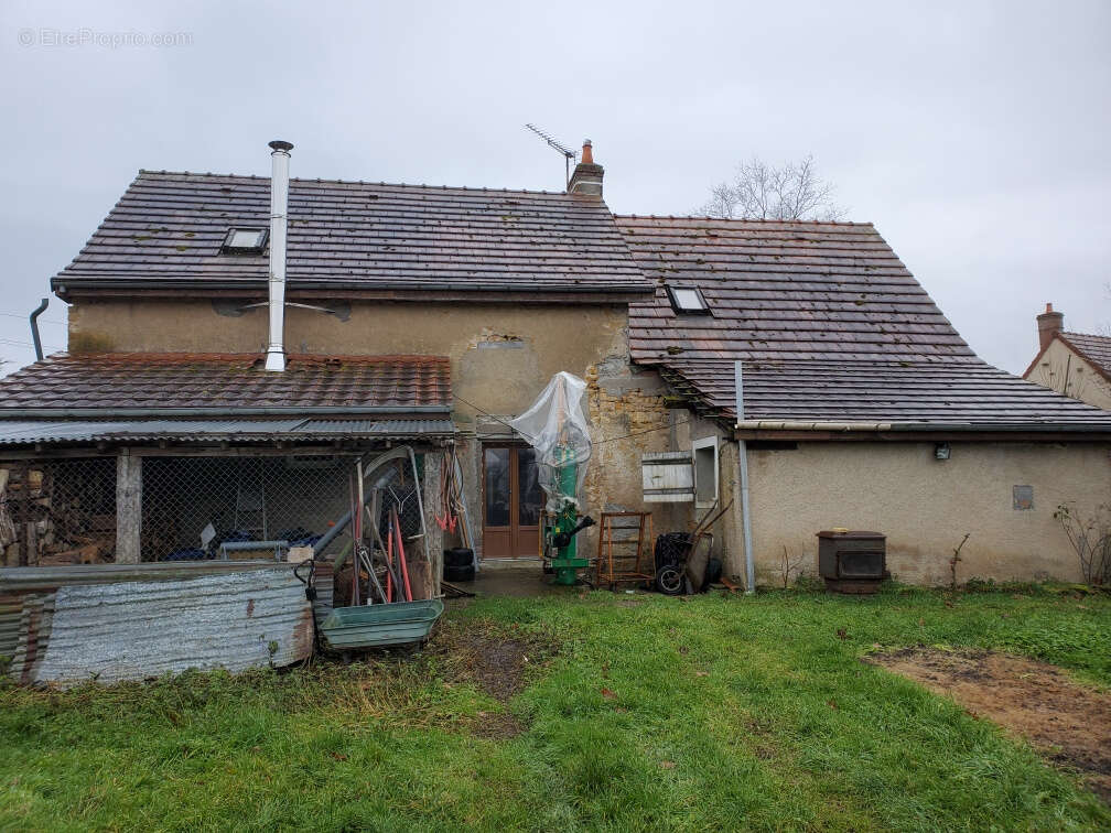 Maison à SAINT-GRATIEN-SAVIGNY