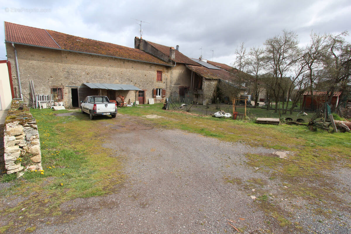 Maison à VAXAINVILLE