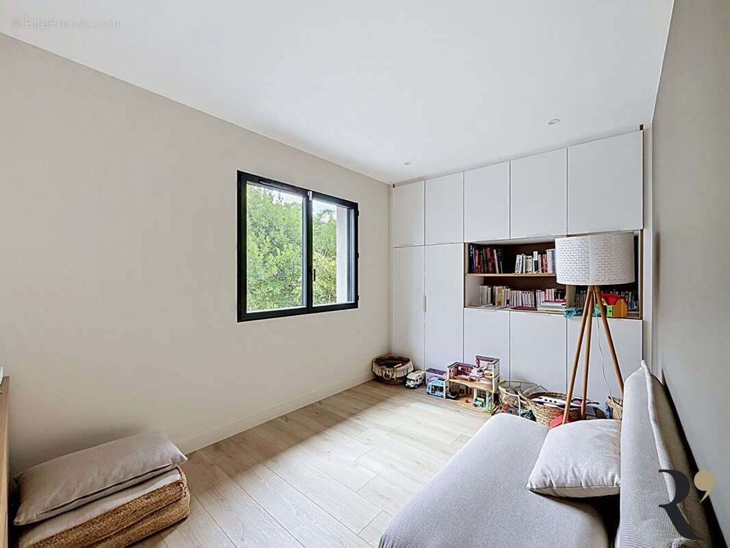 Maison T5 récente de 143 m² avec piscine - Toulouse 31500 - photo 18