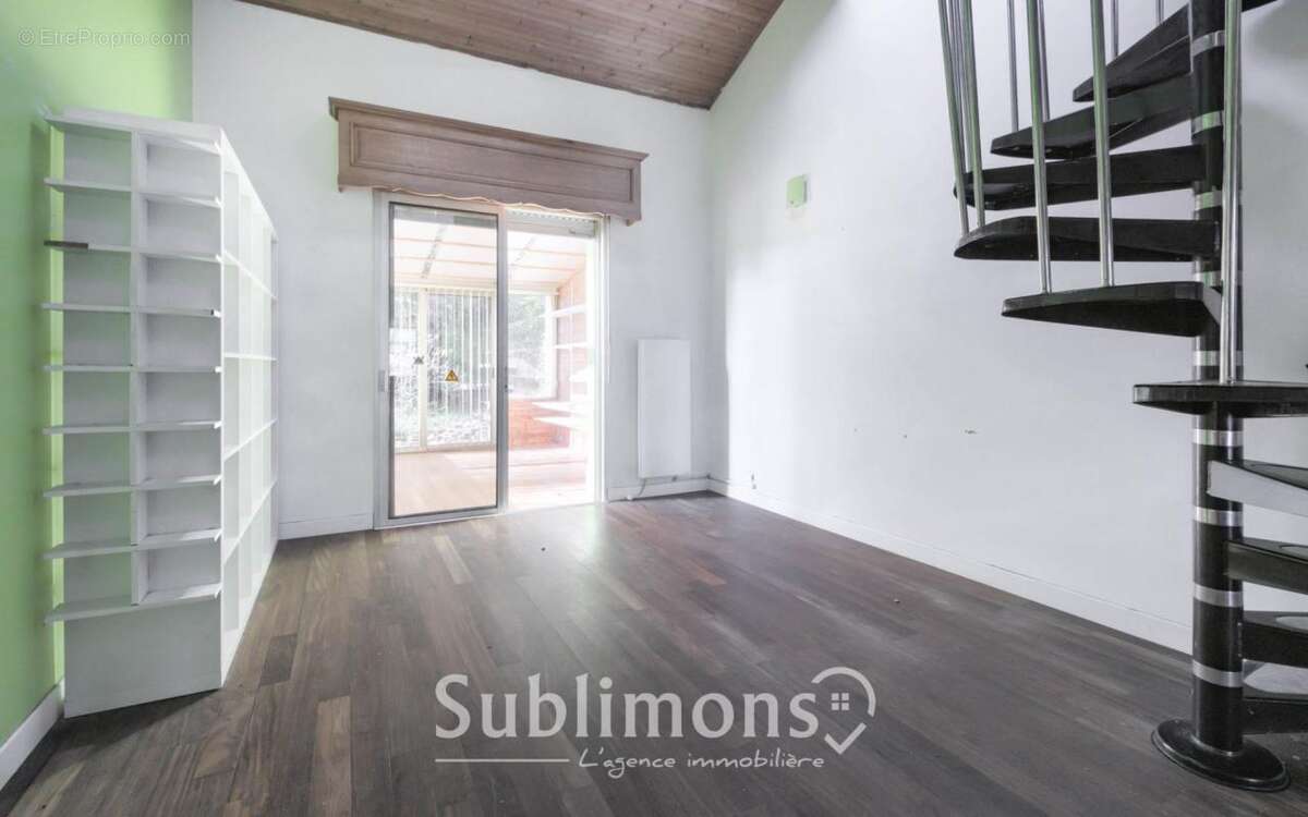 Maison à LA CHAPELLE-BASSE-MER