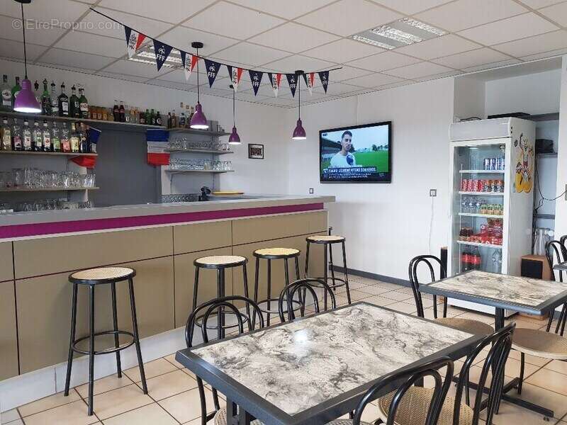 Commerce à FONTENAY-LE-COMTE