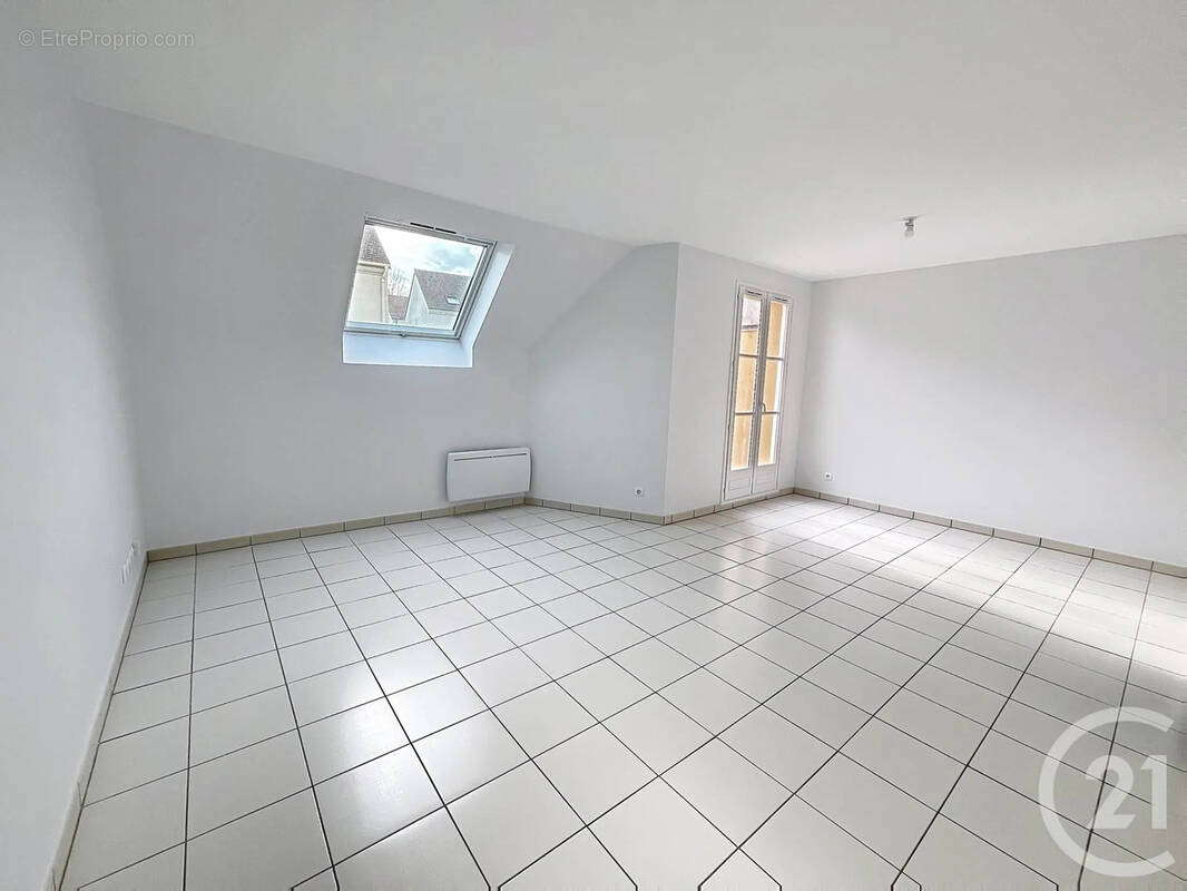 Appartement à BRIE-COMTE-ROBERT