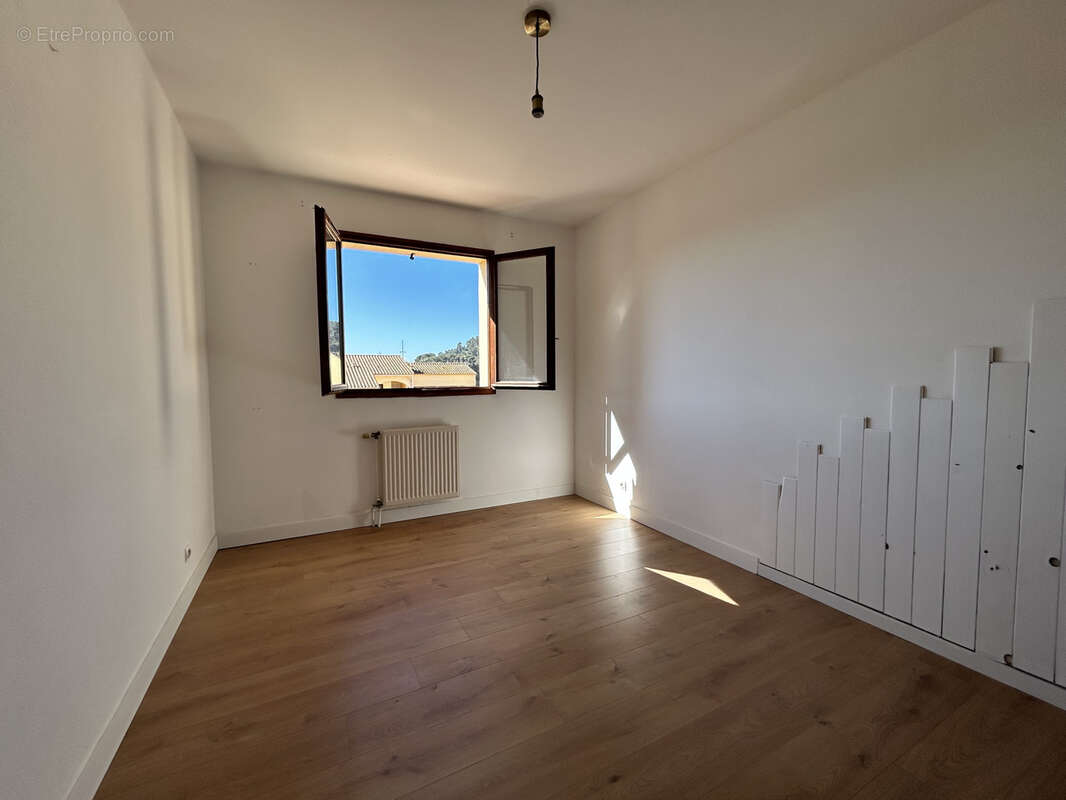 Appartement à LA VALETTE-DU-VAR