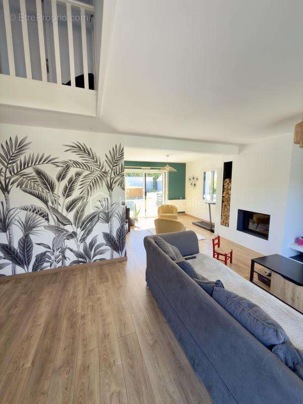 Maison à LA CHAPELLE-DES-MARAIS