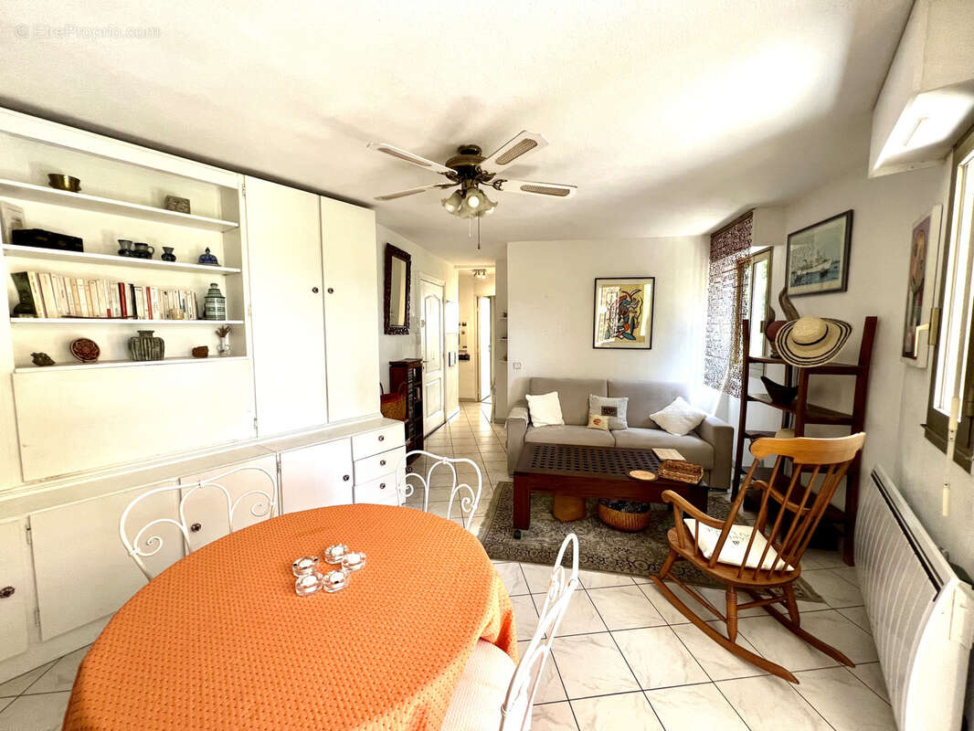 Appartement à LE CANNET