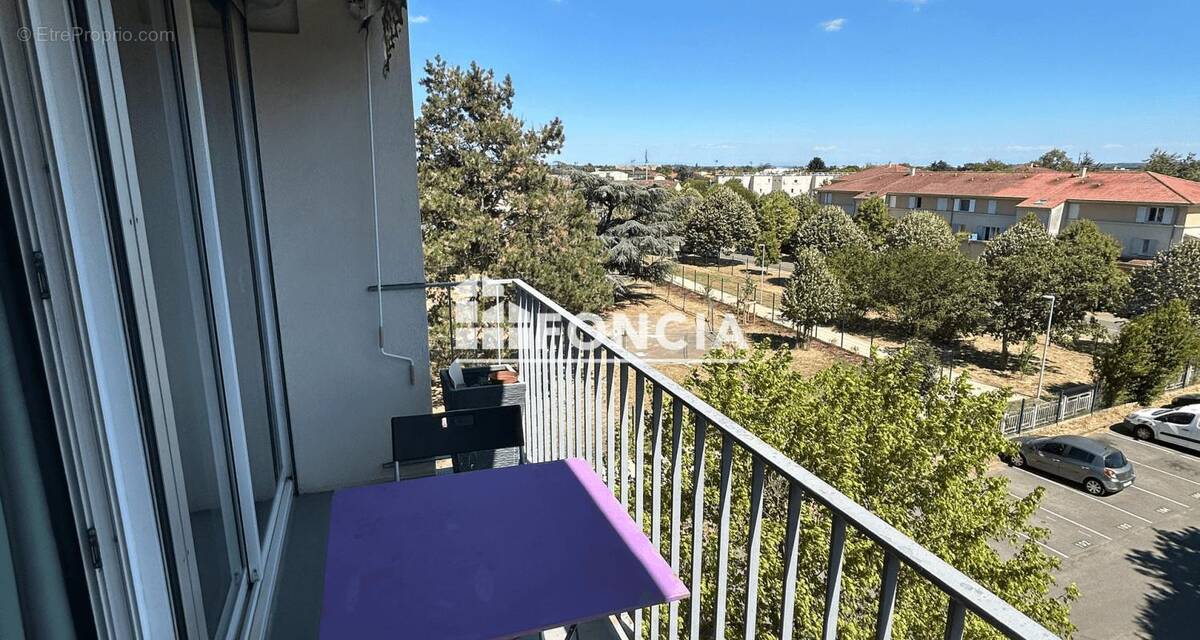 Appartement à BRON