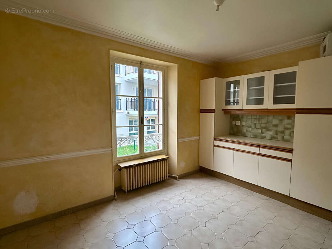 Maison à LE PERRAY-EN-YVELINES