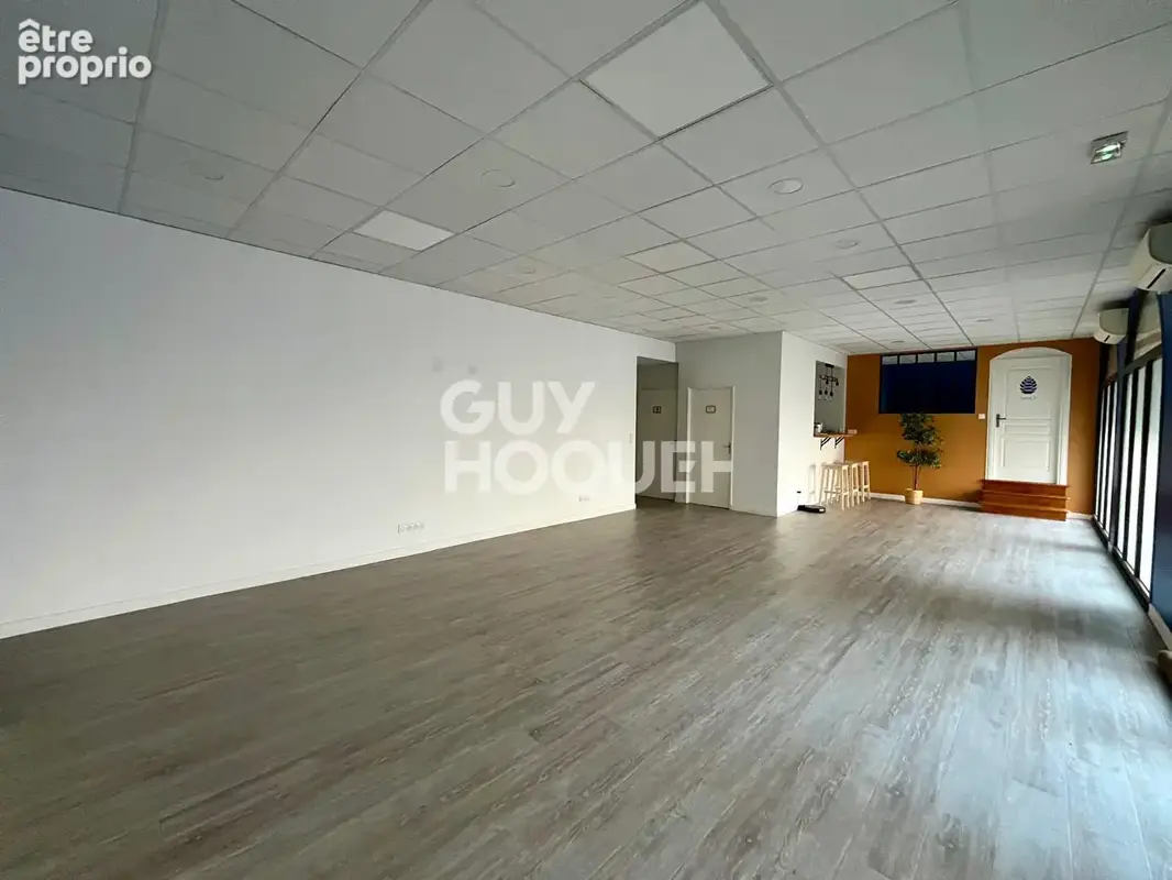 Local commercial Agen  centre ,170 m2 avec 3 entrées indépendantes - photo 4