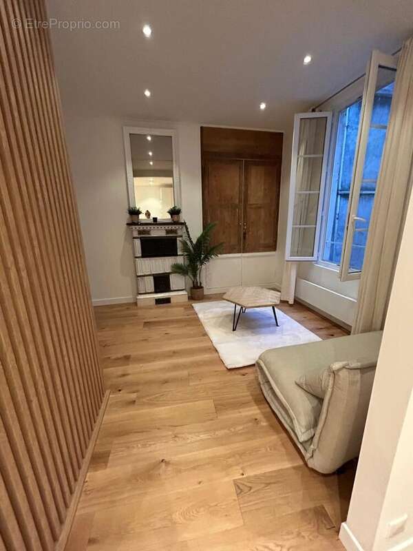 Appartement à PARIS-2E
