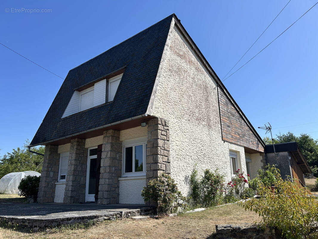Maison à MEYMAC