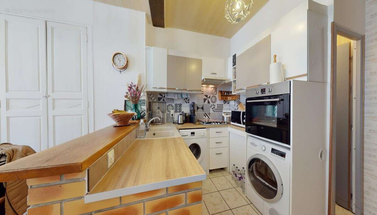 Commerce à VILLENEUVE-SUR-YONNE