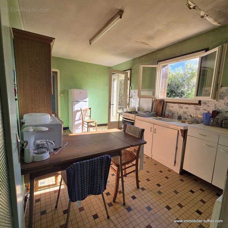 Maison à SAVIGNE-L&#039;EVEQUE