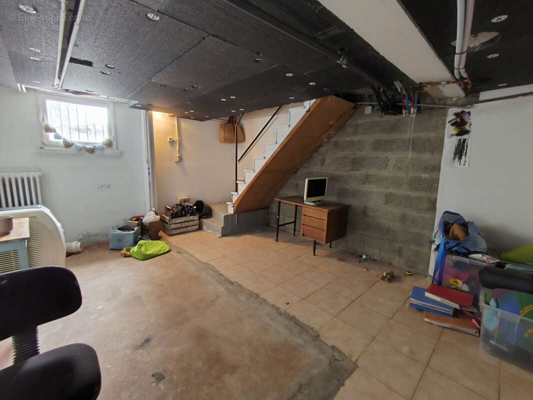 Maison renovee 4 chambres et double garage - photo 11