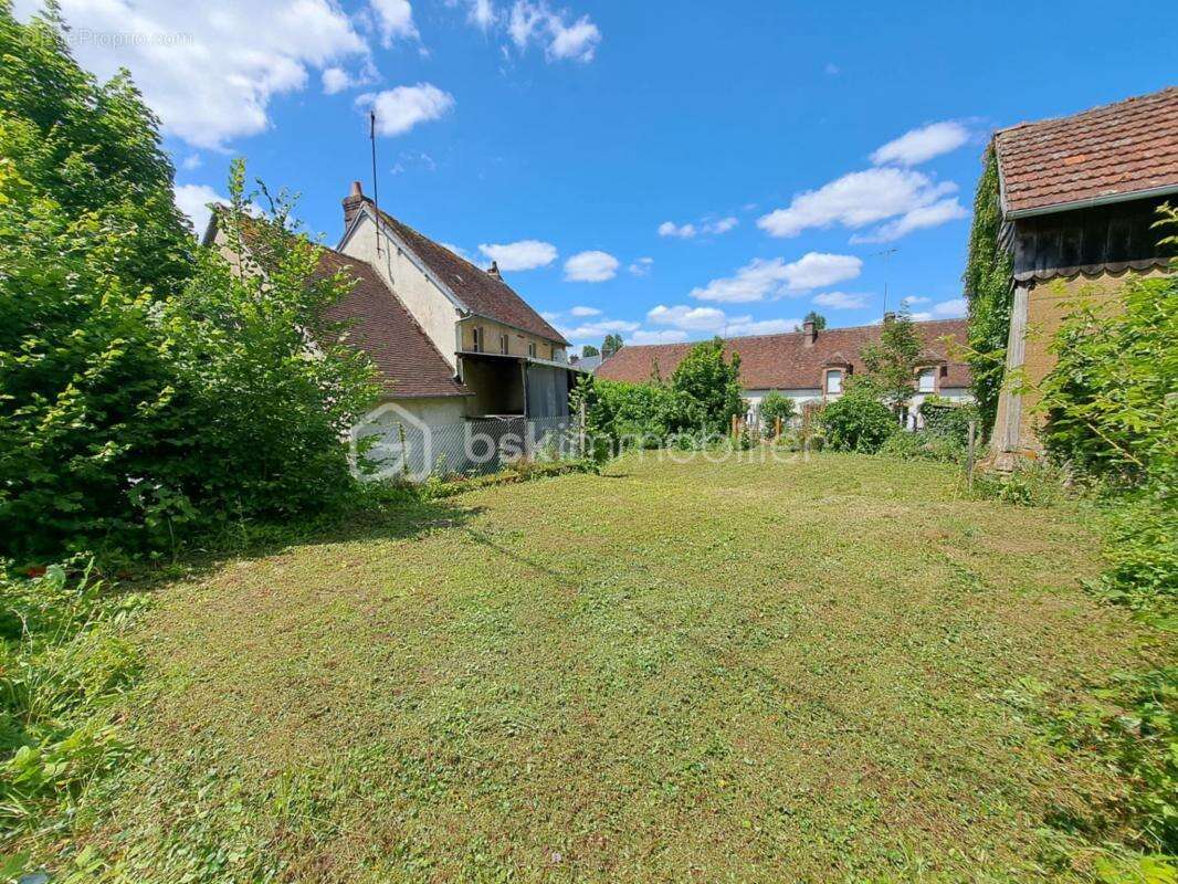 Maison à LONGNY-AU-PERCHE
