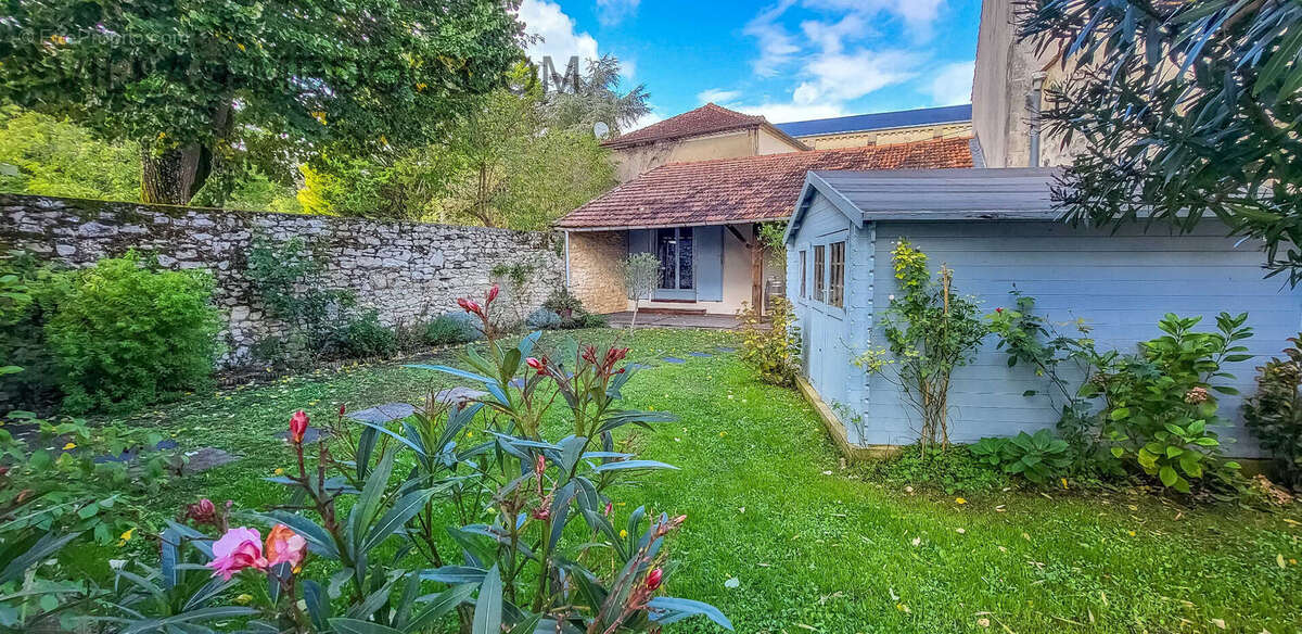 Maison à SAINT-GERMAIN-D'ESTEUIL