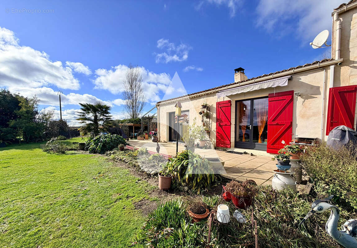 Maison à SAINT-JUST-LUZAC