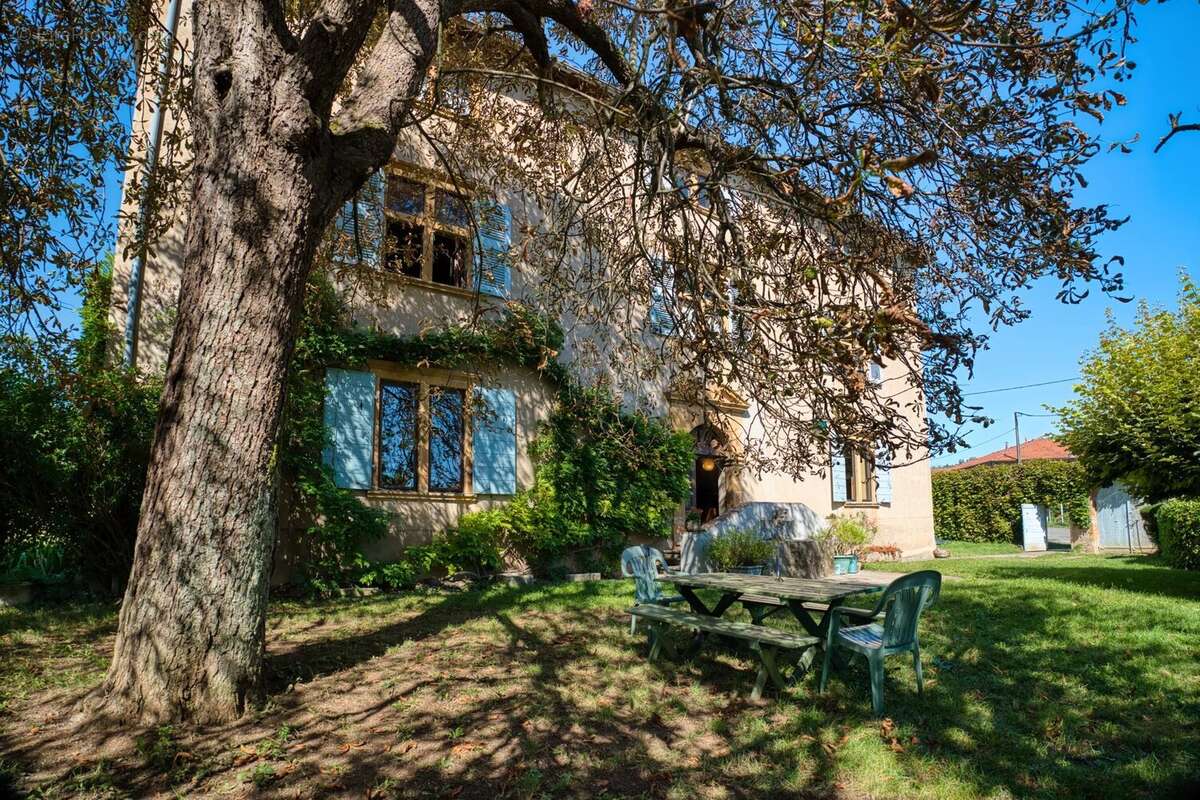 Maison à CHAZAY-D&#039;AZERGUES