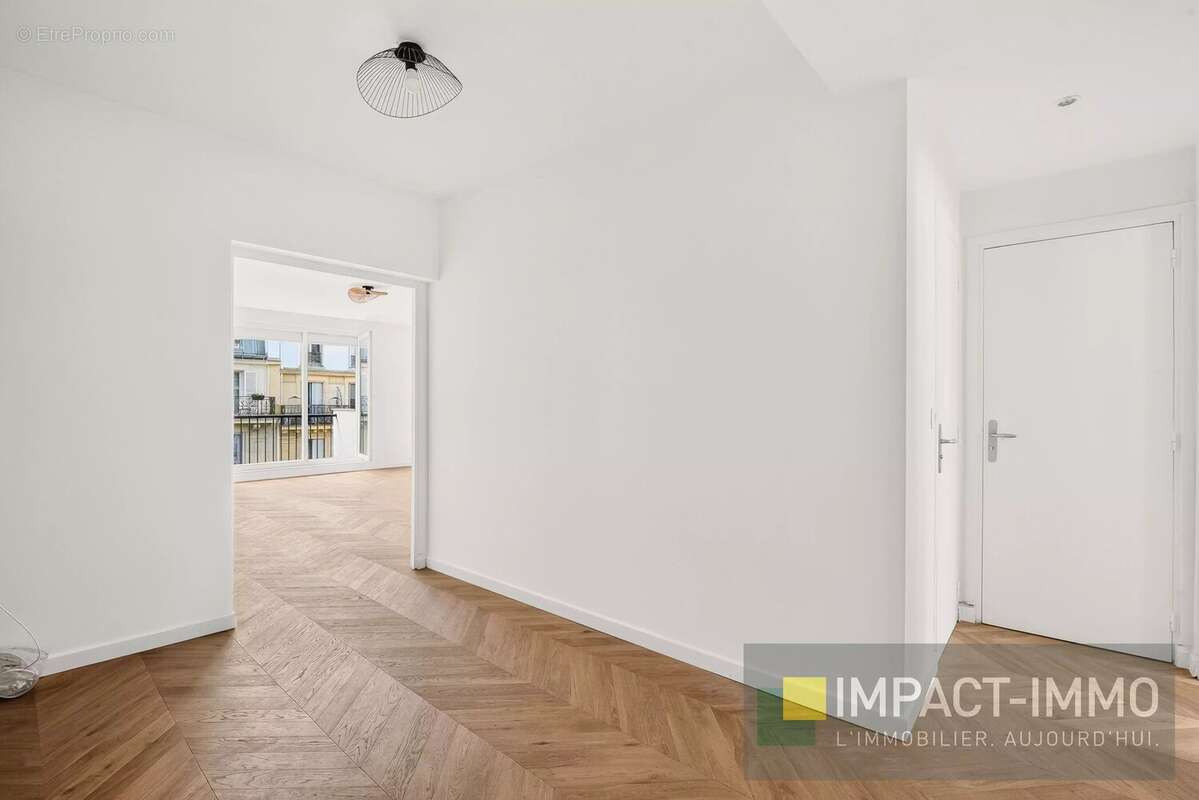 Appartement à PARIS-17E