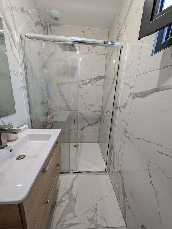 Maison à LES MARTRES-DE-VEYRE