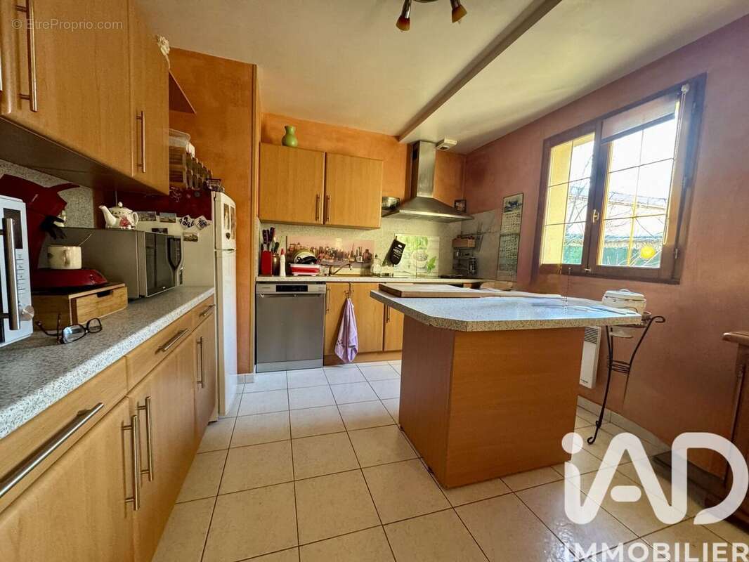 Maison 92 m² à Guignes  - photo 4