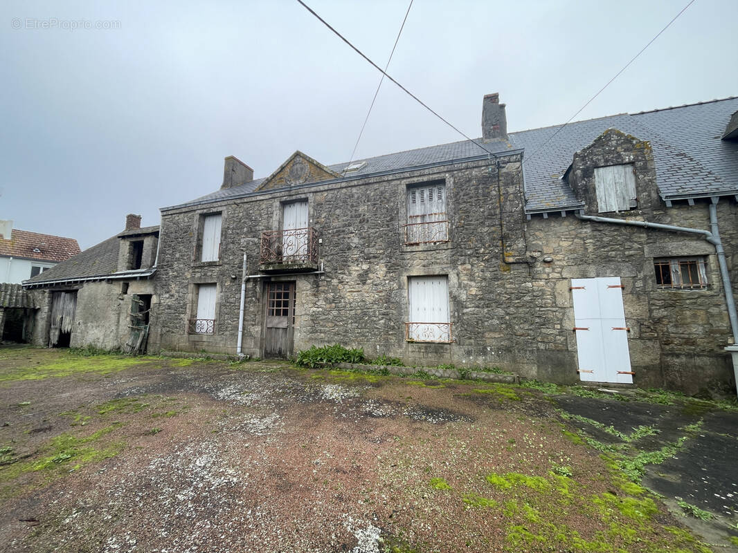 Maison à LA TURBALLE