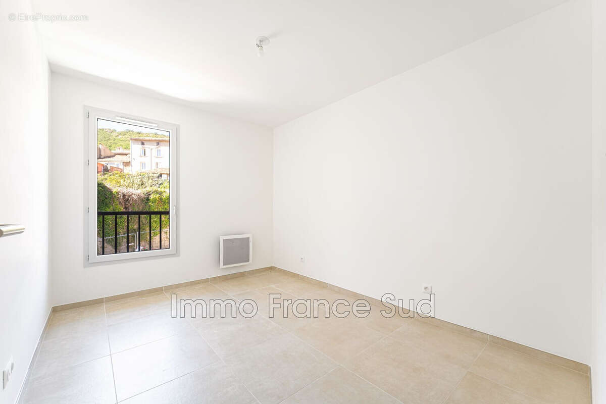 Appartement à LA GARDE-FREINET