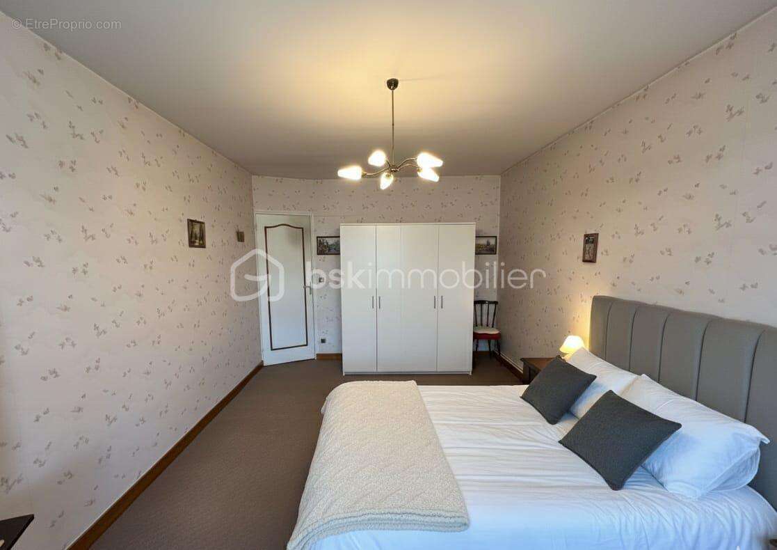 Maison à SAINT-HILAIRE-DU-HARCOUET