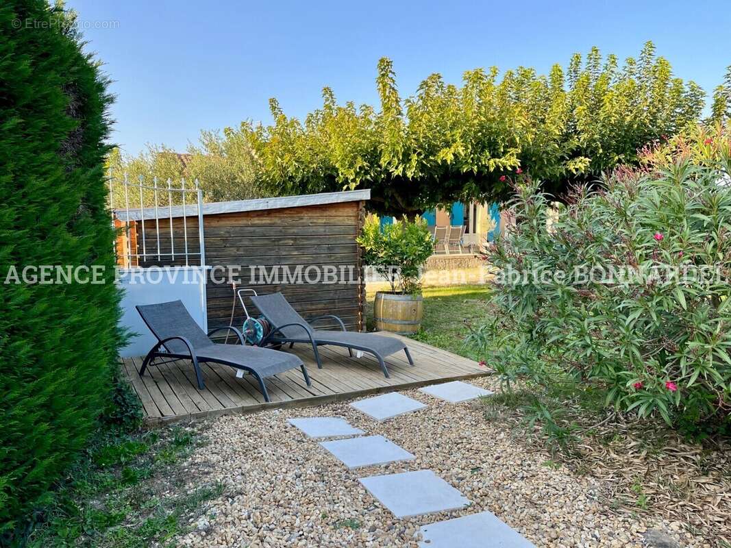 Maison à SAINTE-CECILE-LES-VIGNES