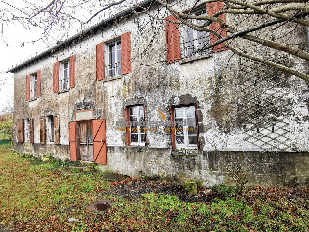 Maison à SAINT-CHAMANT