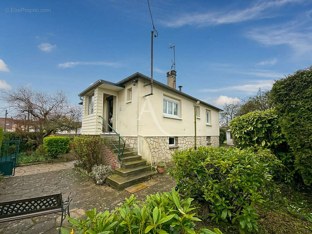 Maison à ETREPAGNY