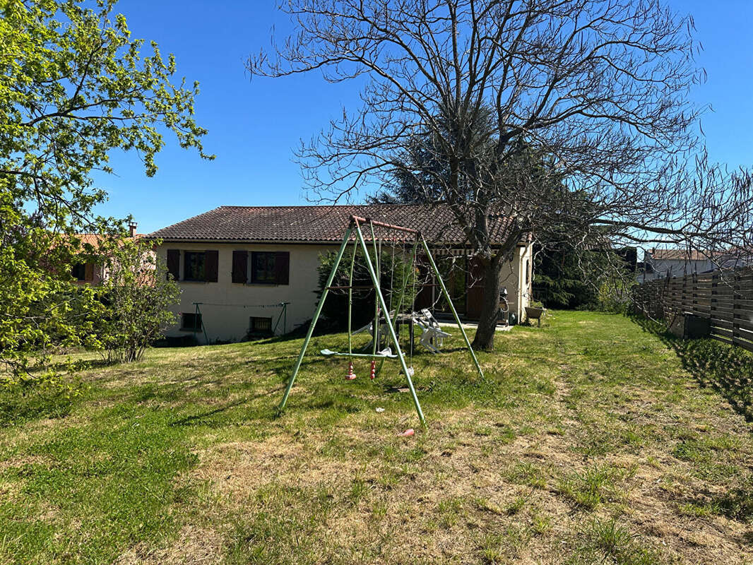 Maison à GREZIEU-LA-VARENNE