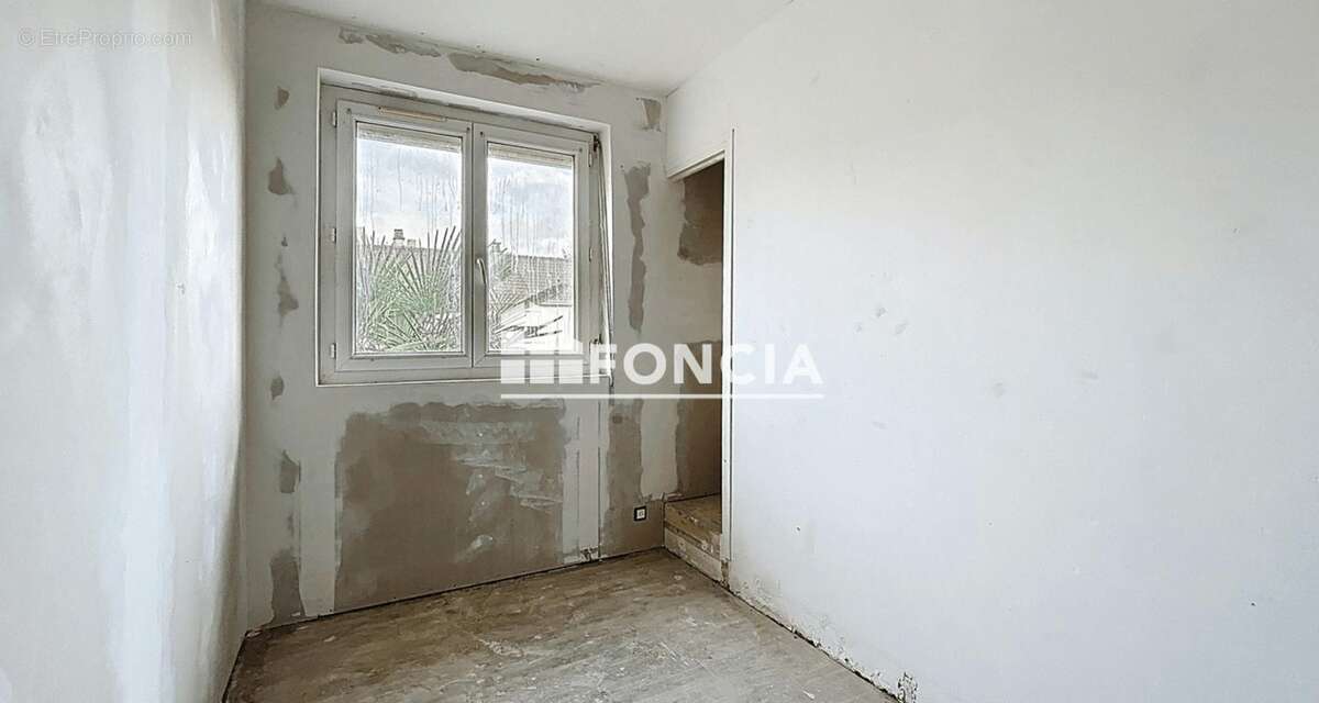 Maison à SAINT-SULPICE-LAURIERE