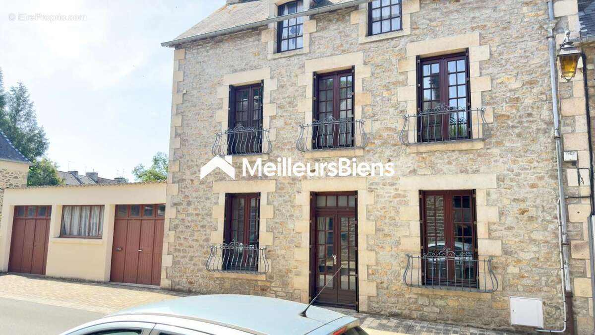 Maison à JUGON-LES-LACS