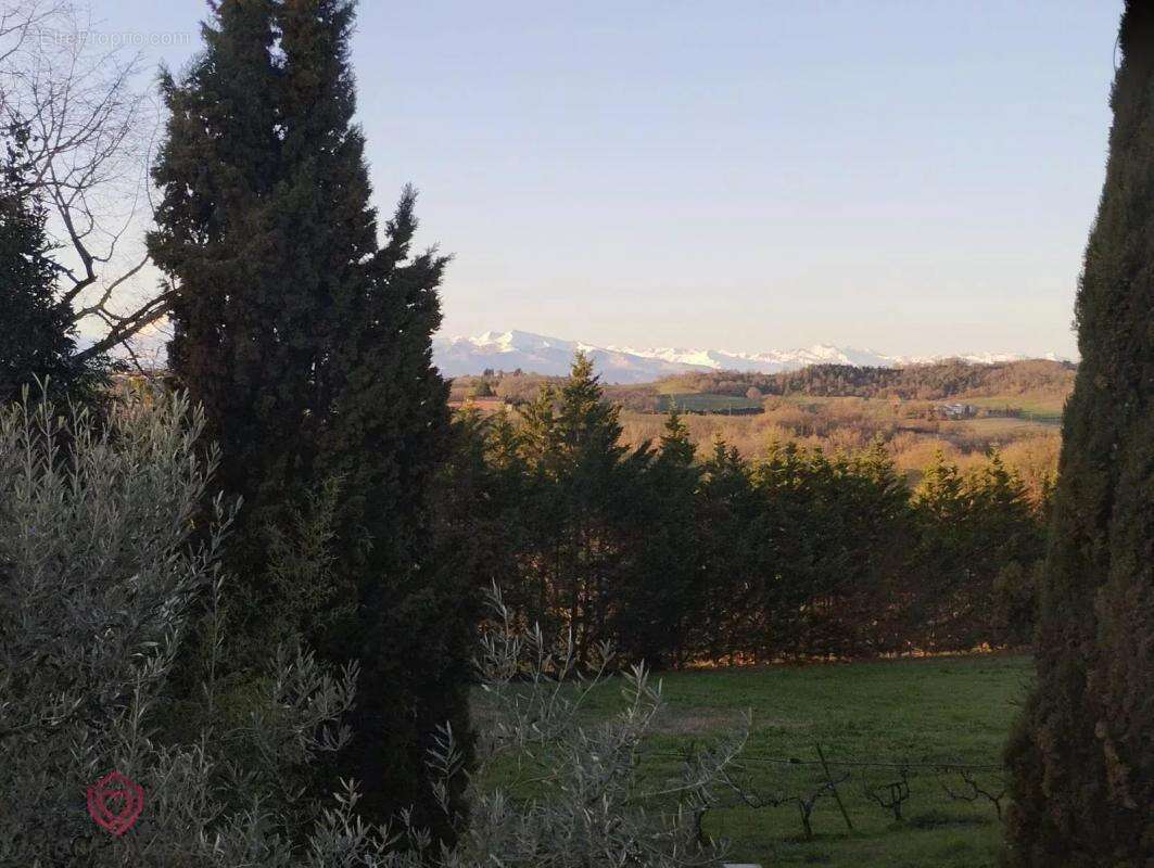 Maison à SAINT-JULIEN-DE-BRIOLA