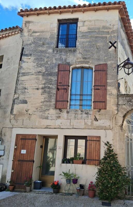 Maison à DOMAZAN