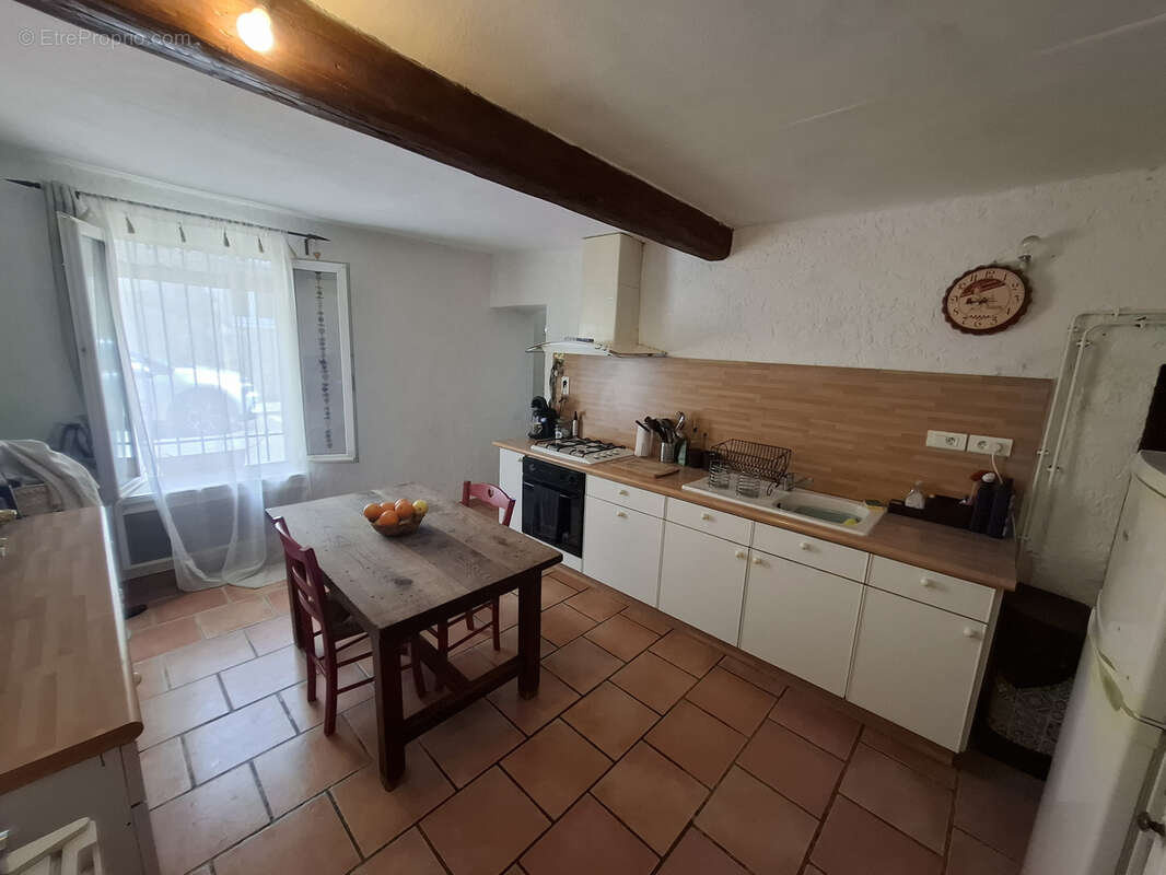 Maison à FONTVIEILLE