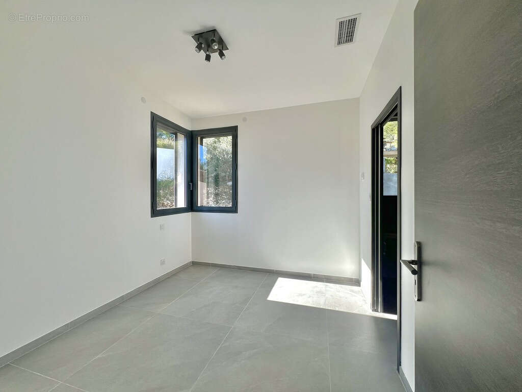 Villa Contemporaine de 2024 - Vue Panoramique exceptionnelle - photo 17
