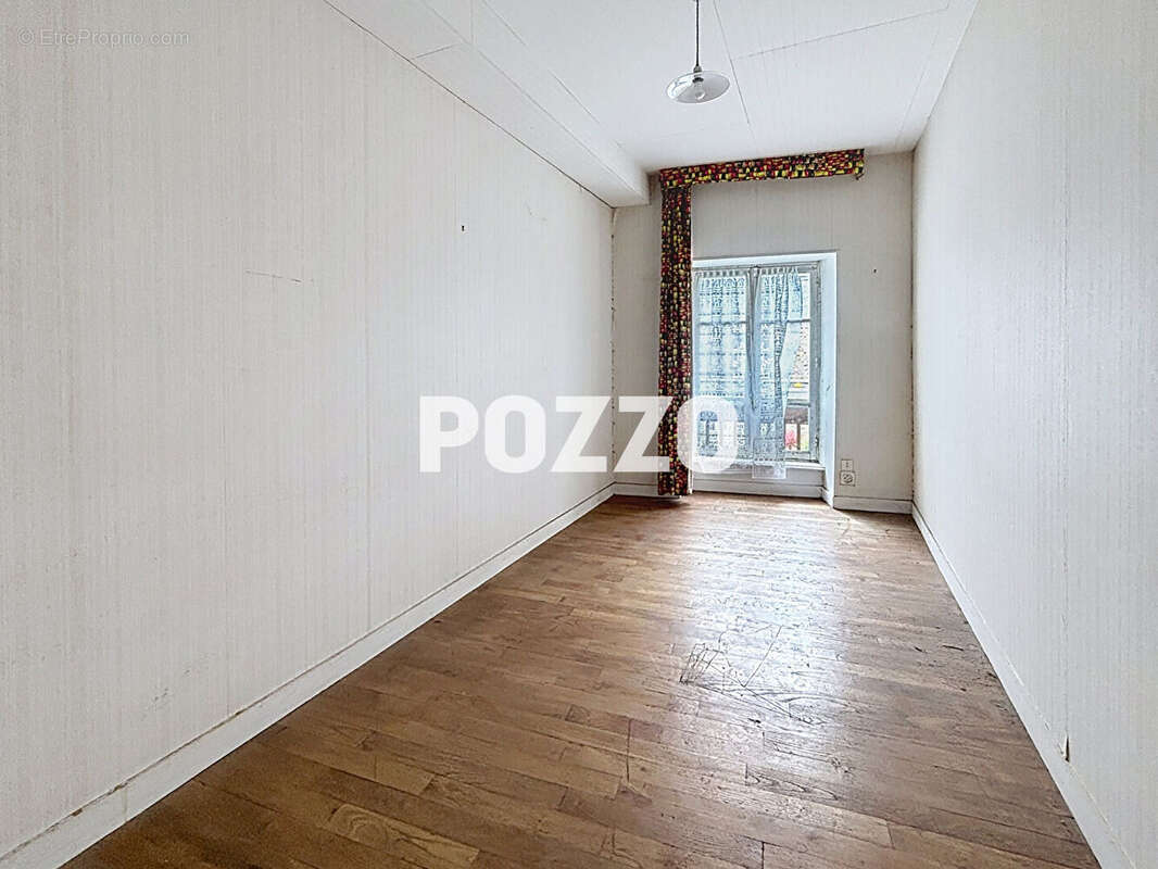 Appartement à SAINT-LAURENT-DE-TERREGATTE