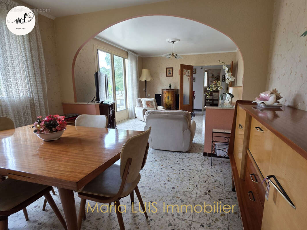 Maison individuelle proche du centre de la commune et des complexes sportifs - photo 2