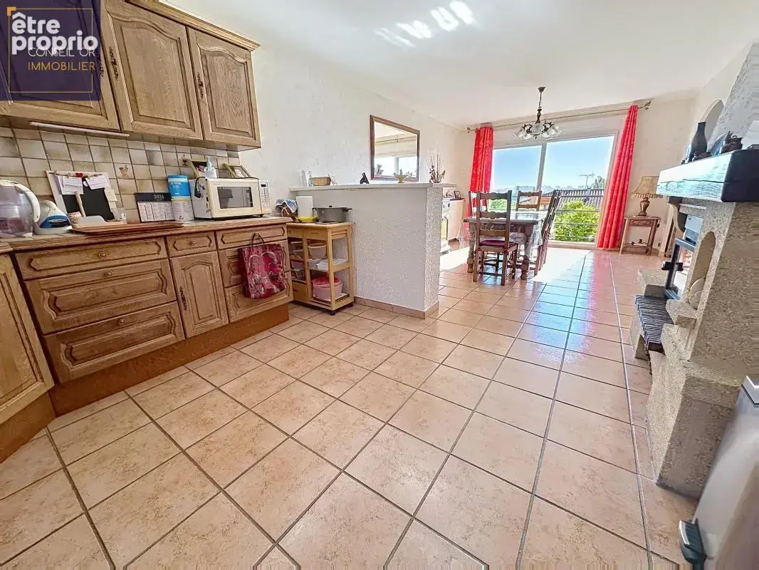 Maison, 7 pièces, 3ch, Pierre Bénite, jardin, vue dégagée, garage - photo 9