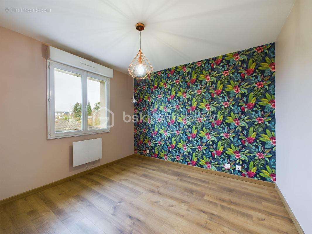 Maison à COURCELLES-CHAUSSY