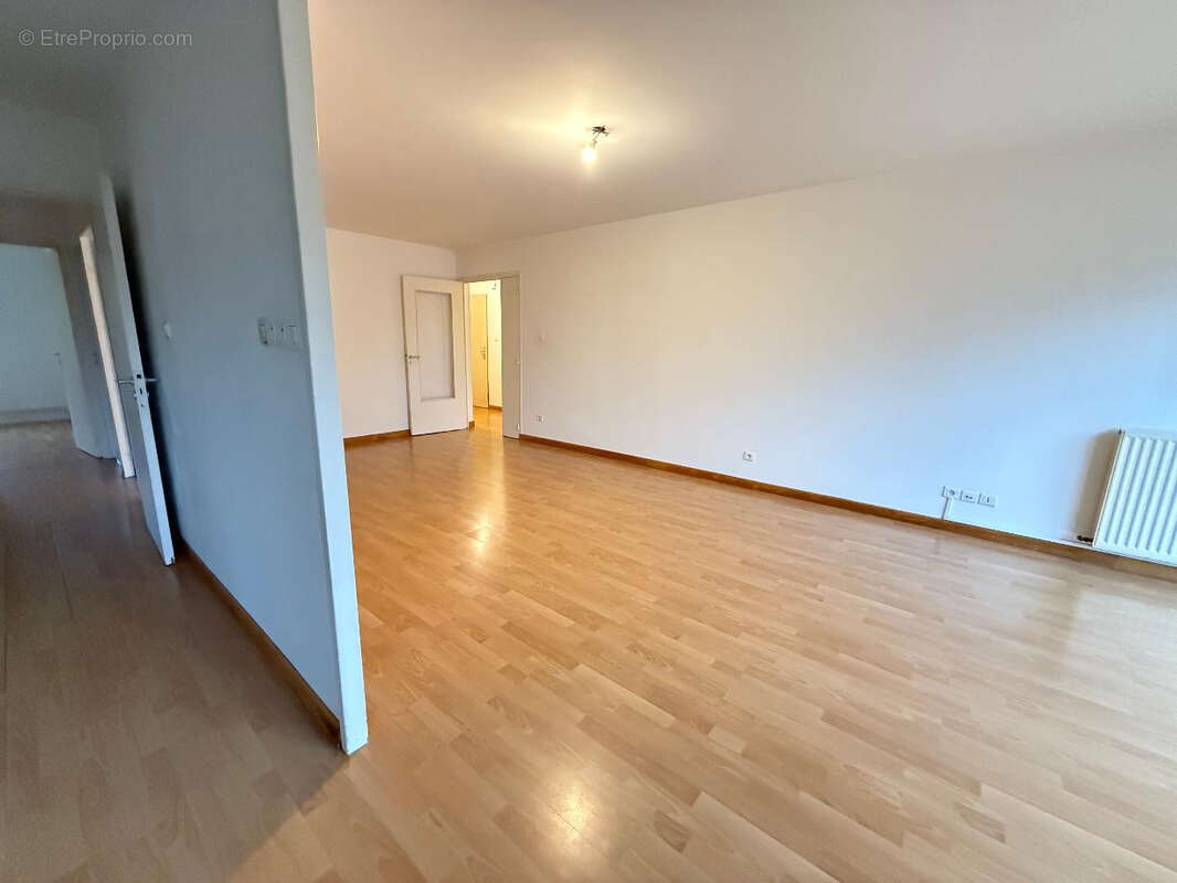 Appartement à LE RELECQ-KERHUON