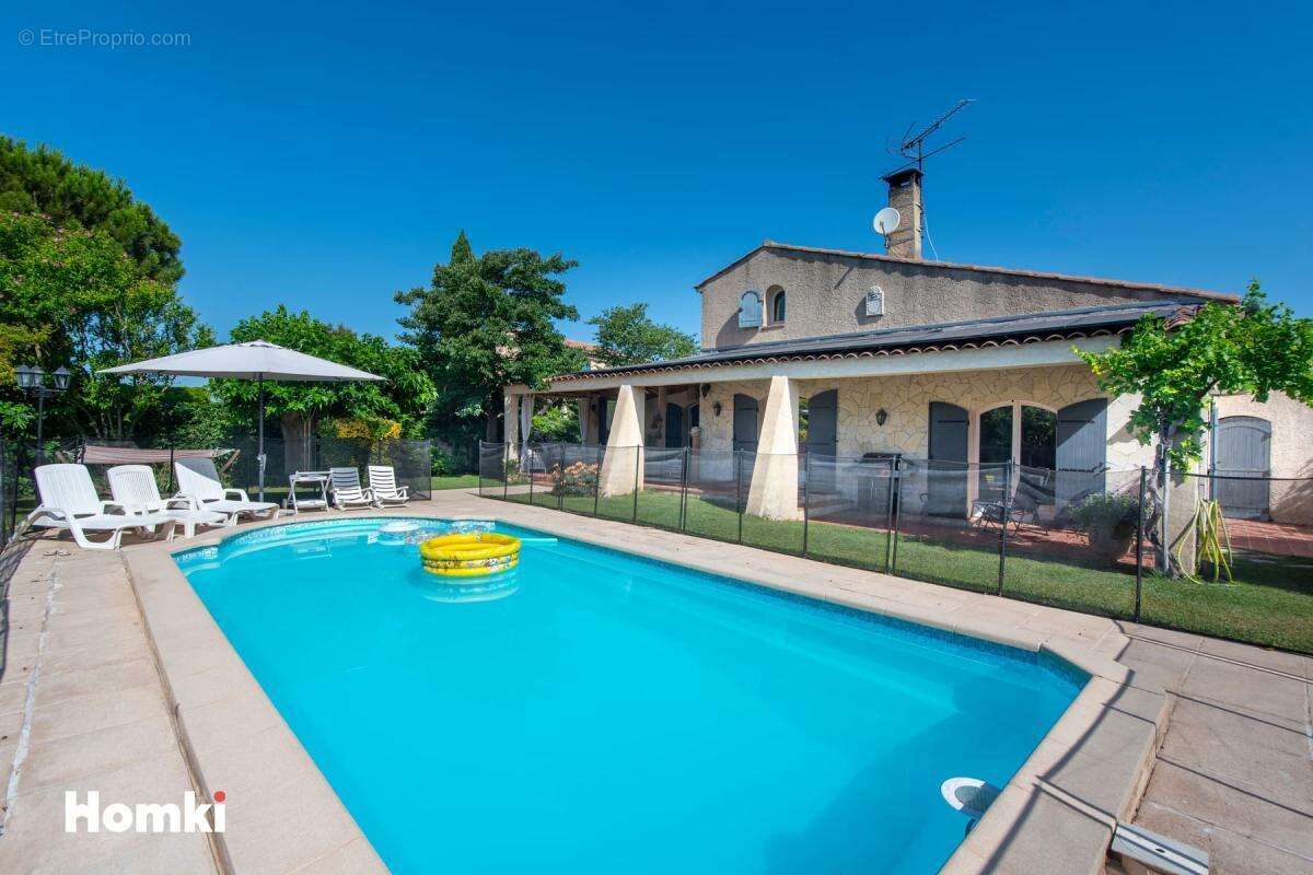 MARIGNANE – Maison familiale authentique 8 pièces 200m2 avec piscine - photo 24