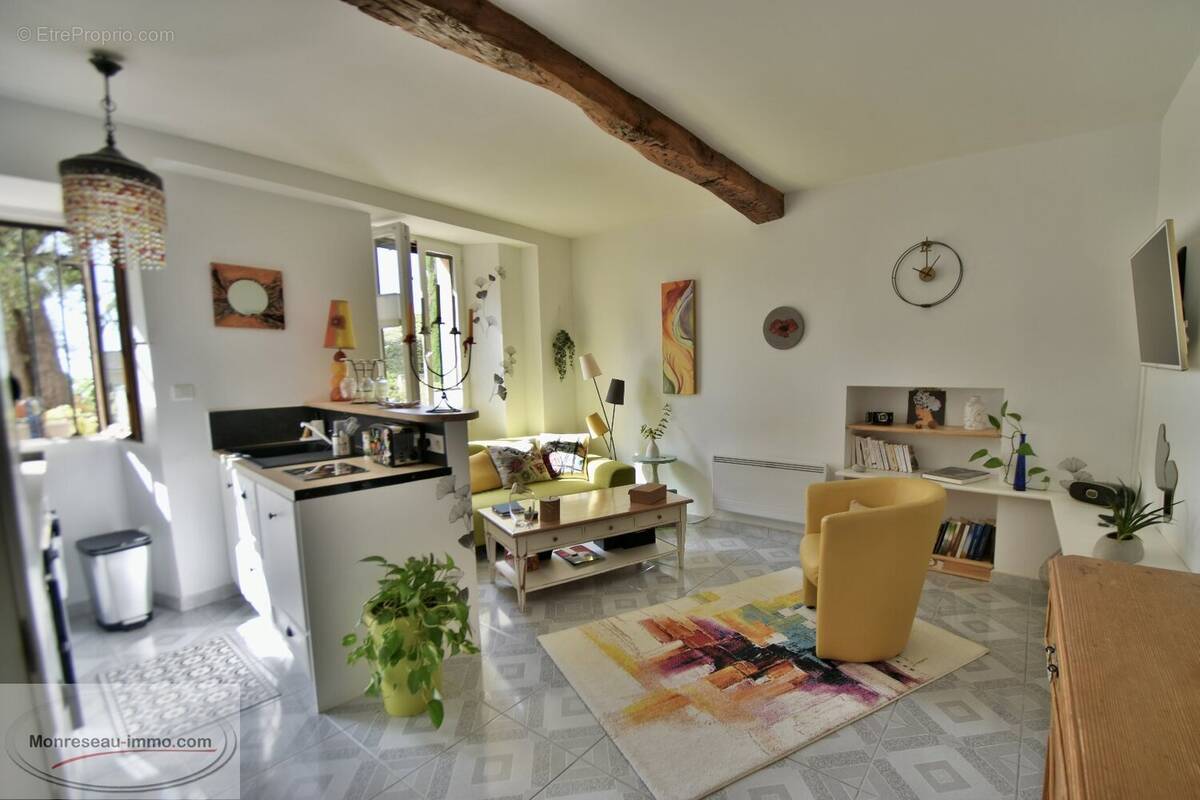 Appartement à LE ROURET