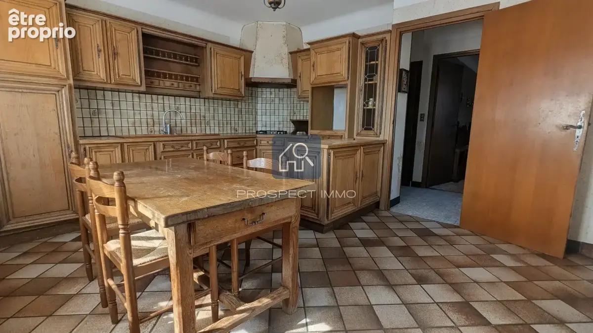 Maison T7 avec terrain et garage - photo 10