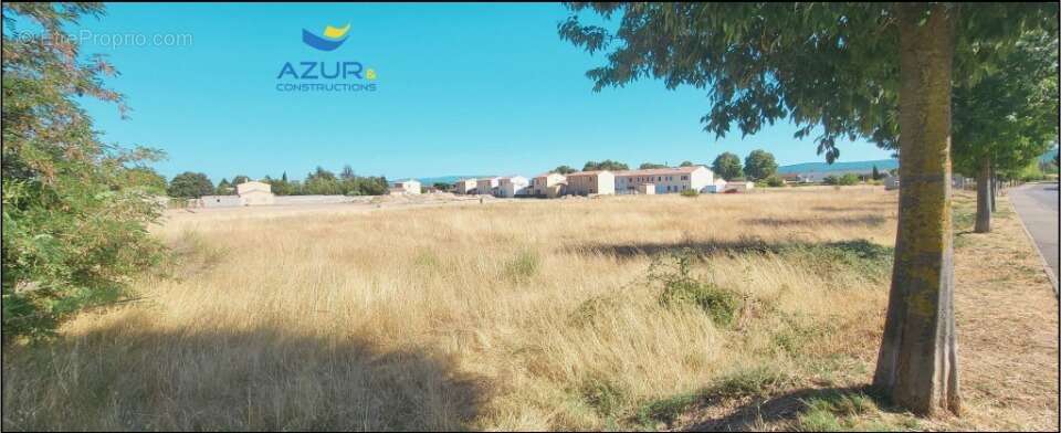 Terrain à VILLELAURE