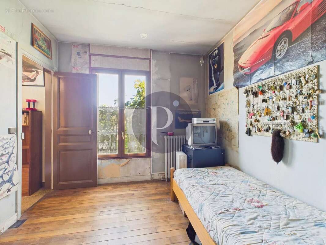 Maison à VERRIERES-LE-BUISSON