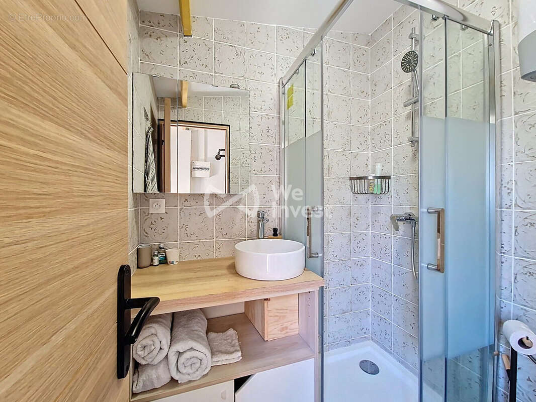 Sde annexe - Maison à VILLENEUVE-LE-COMTE