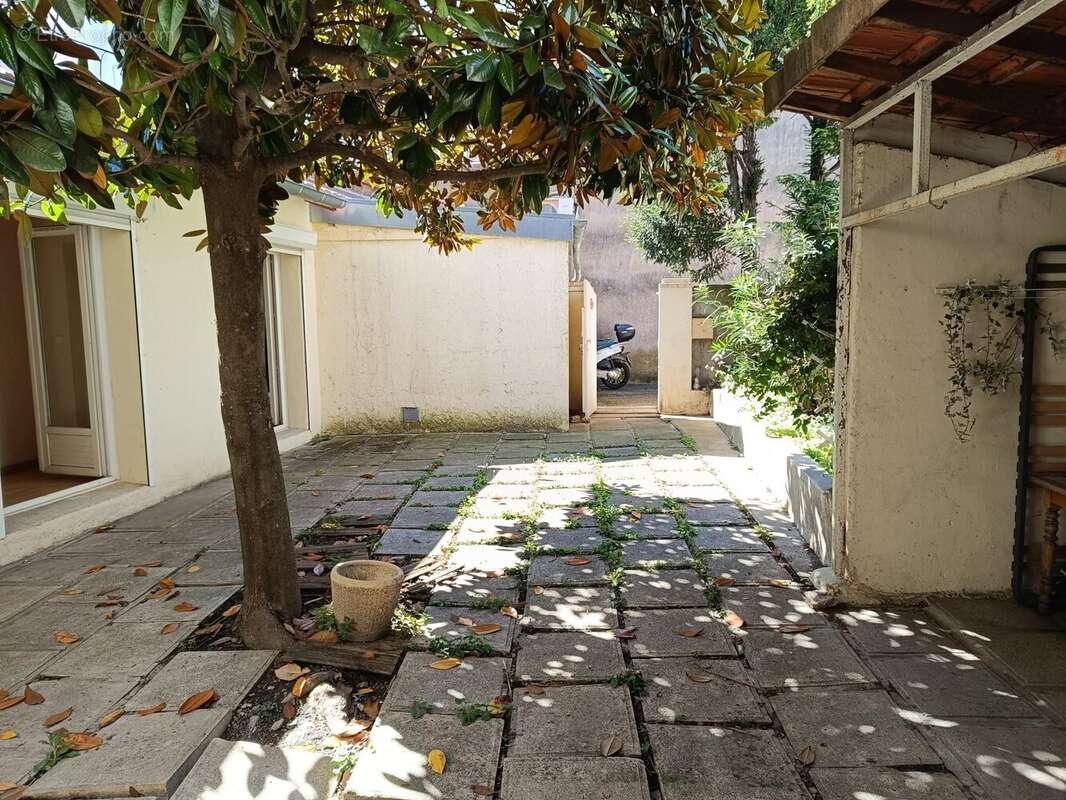 Maison à MONTELIMAR