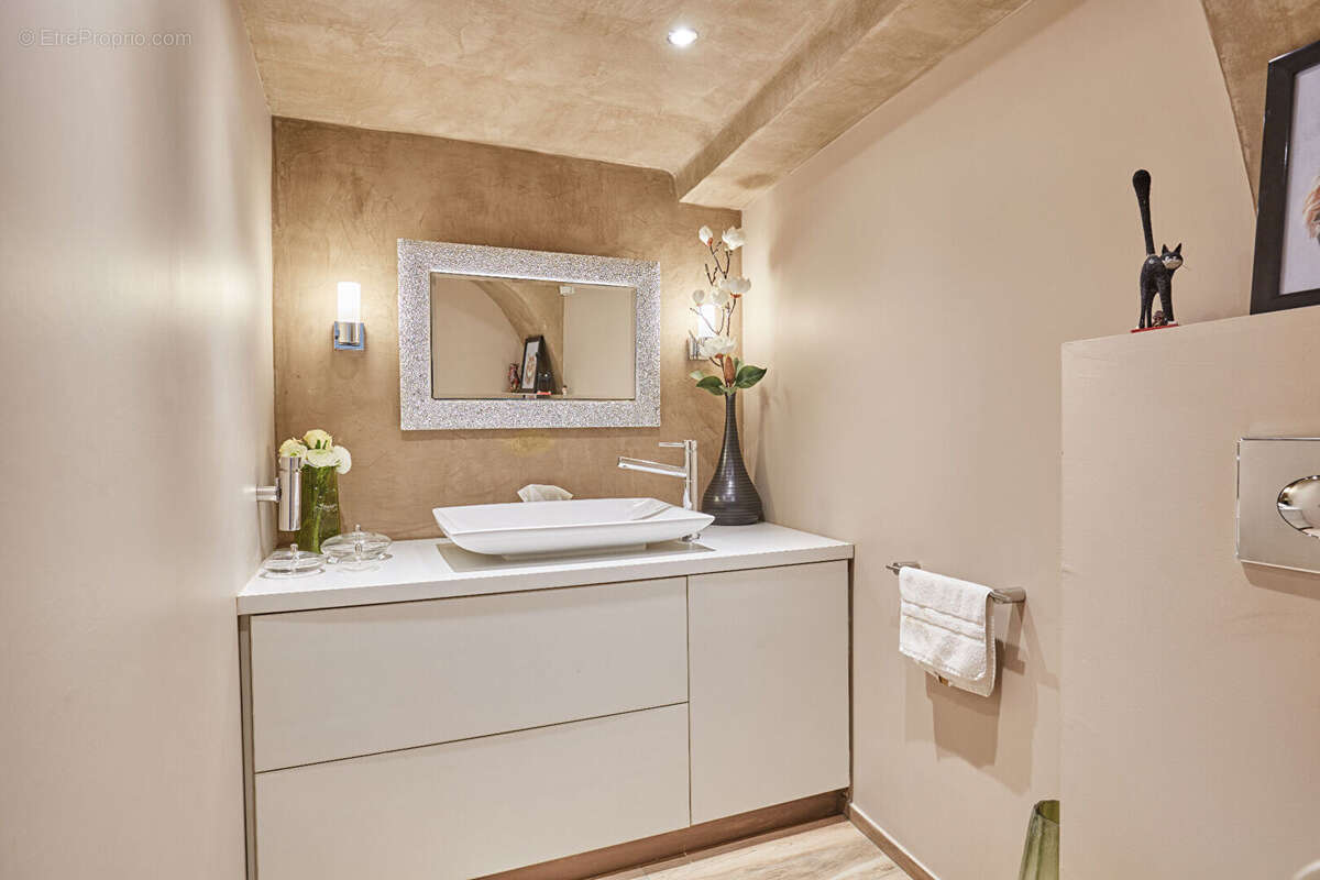 Maison à SAINT-CANNAT